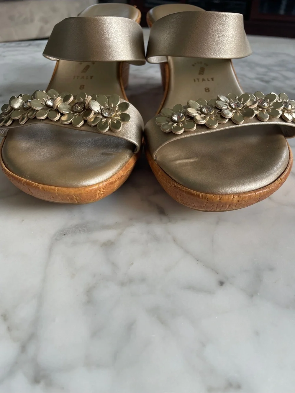 Italian Shoemakers Gold Metallic Floral Wedge Sandals size 8